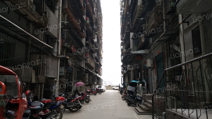 奉节县经委宿舍外景图