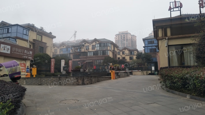 龙华山庄外景图