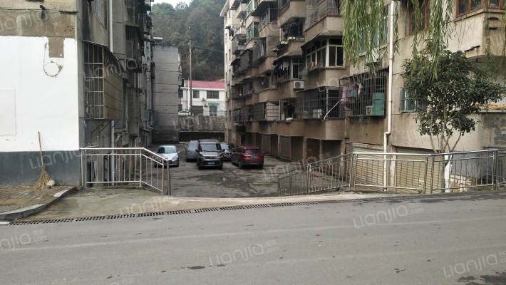 方竹新村外景图