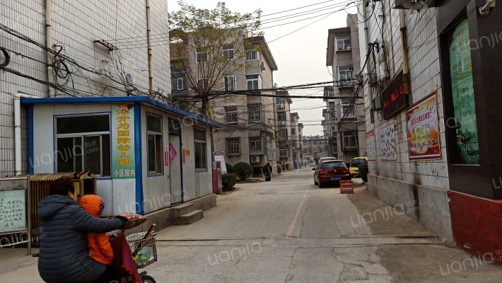 龙山小区外景图