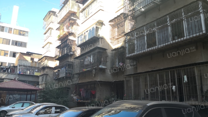 云南省香料研究开发中心宿舍区外景图