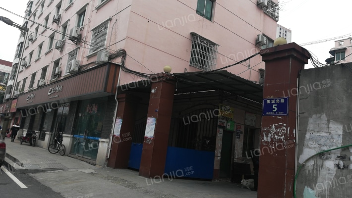 宏泰花园小区外景图