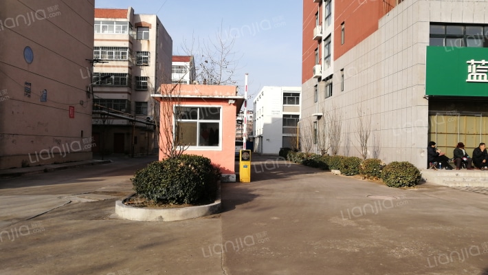 锦绣华庭小区外景图