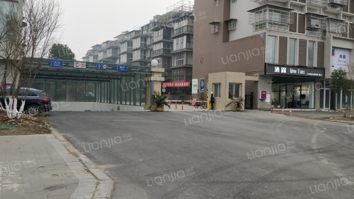 华航城市花园外景图