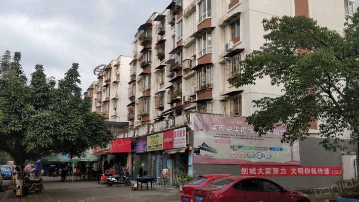 雅河小区外景图