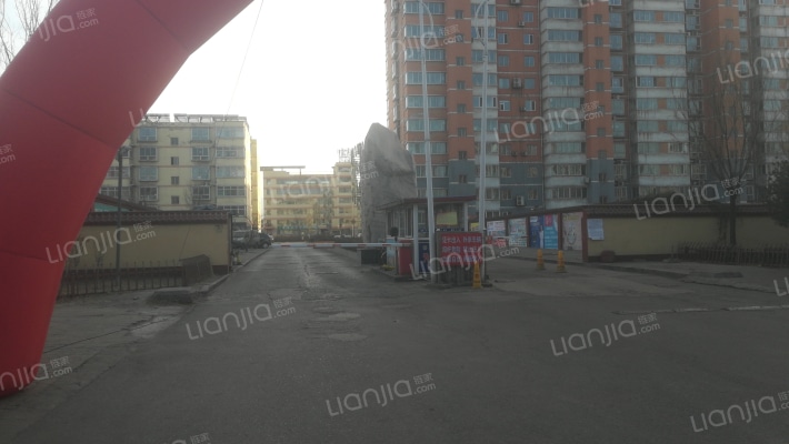 彦泰小区外景图