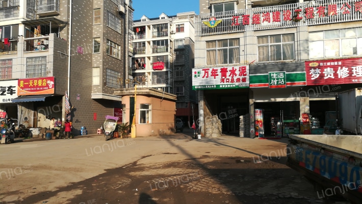 河口人家外景图