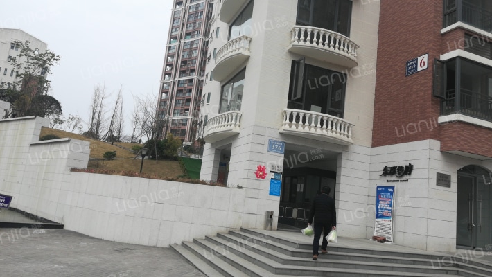 东郡华府外景图