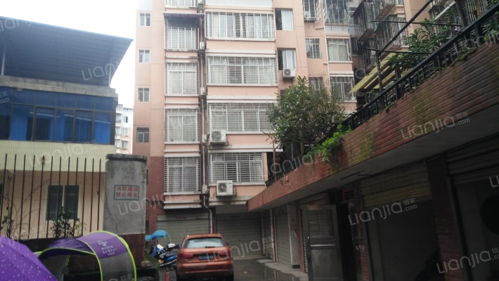 展卓花荷龙庭外景图