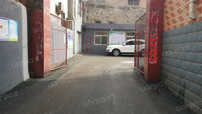 卫校宿舍楼外景图