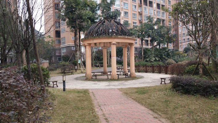 山水四季城外景图