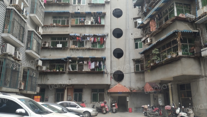 鹏利小区外景图