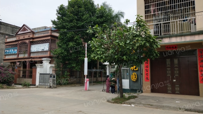 百盛花园外景图