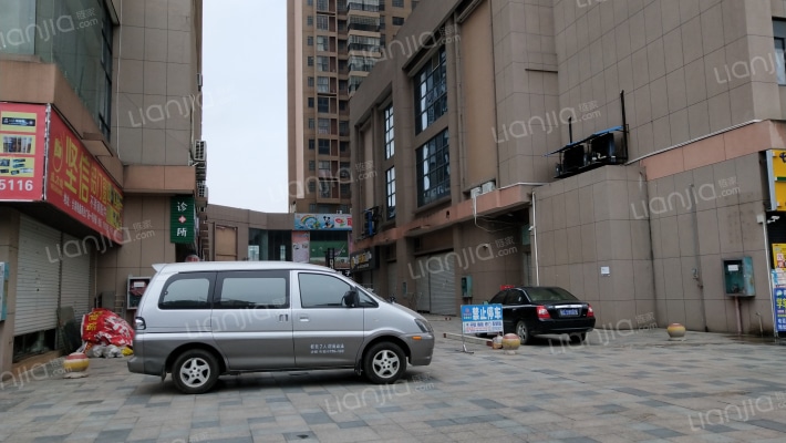 隆鑫国际广场小区外景图