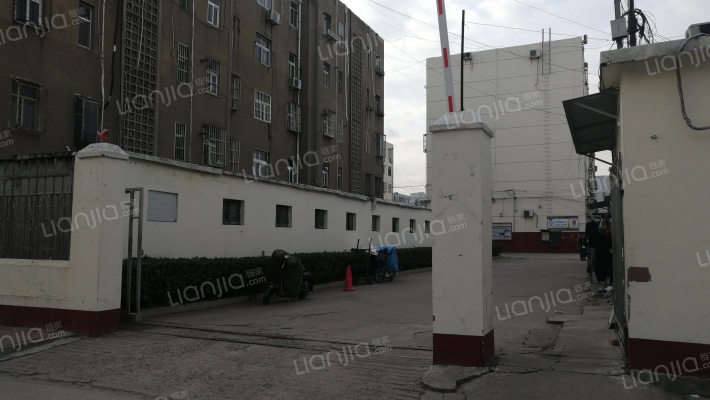 宁阳县酒厂家属院外景图