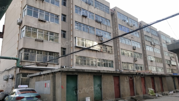 傲饰物业管理有限公司家属楼小区外景图