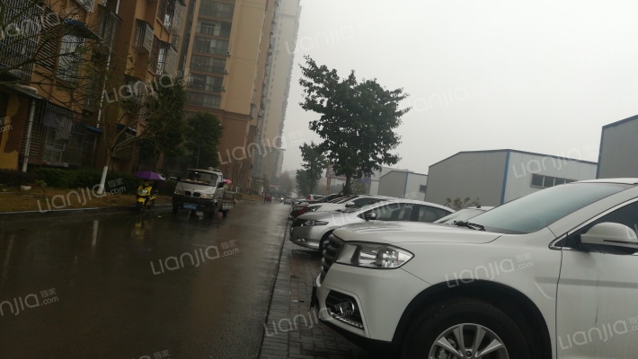 多弘上城外景图