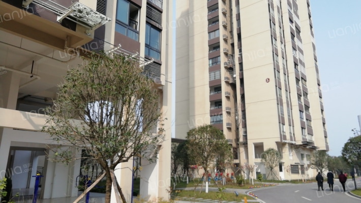 江豪广场外景图