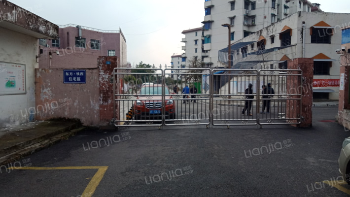 东方铁西住宅区外景图