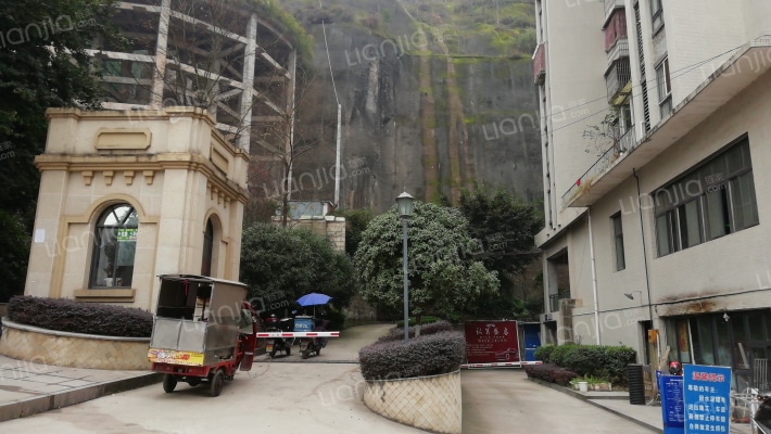 金成源山外景图