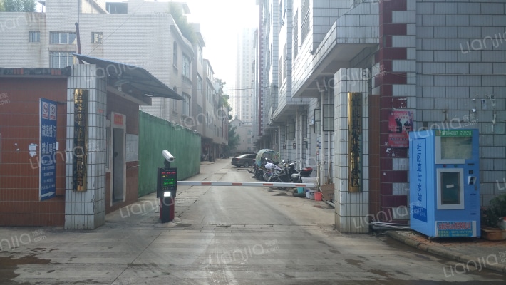 宜良县发达二小区外景图