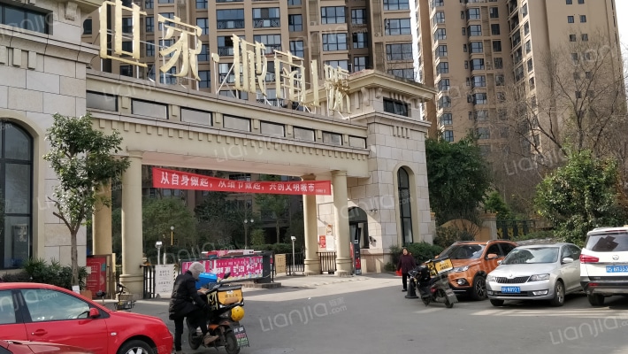 世家城南1号外景图