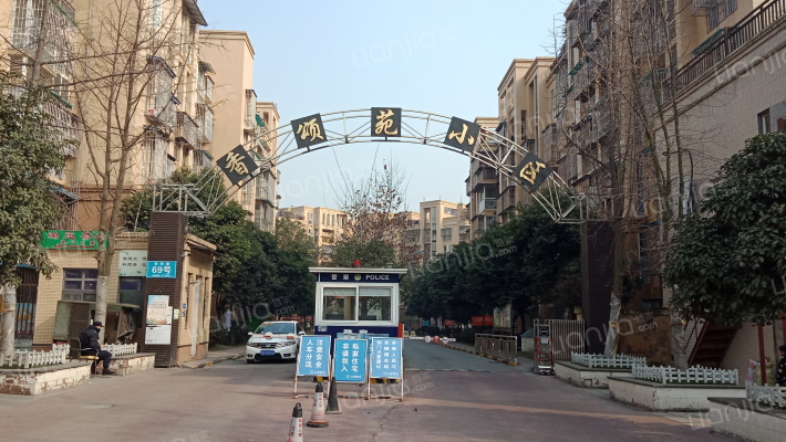 香颂苑小区外景图