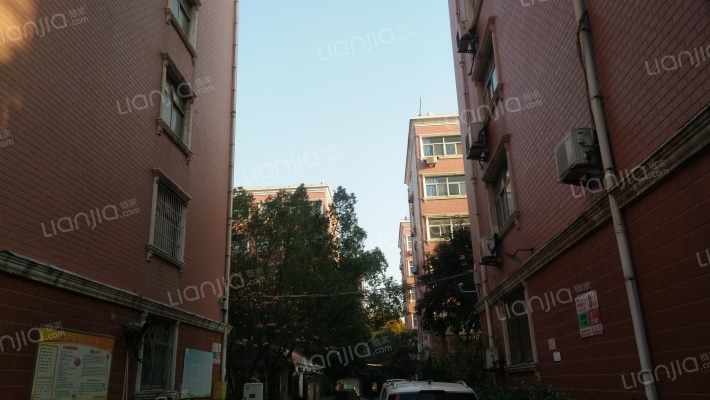 亚星花园外景图