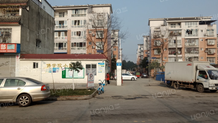 佛学院小区外景图