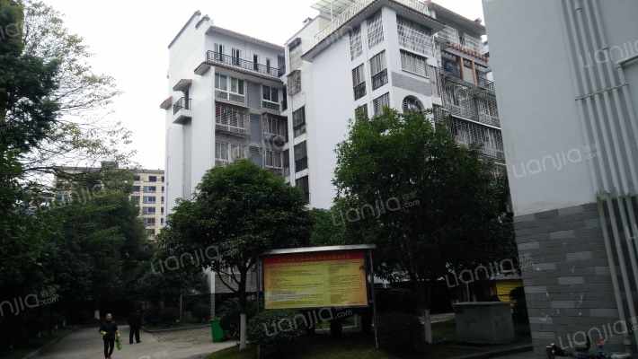 秦渠上书坊外景图