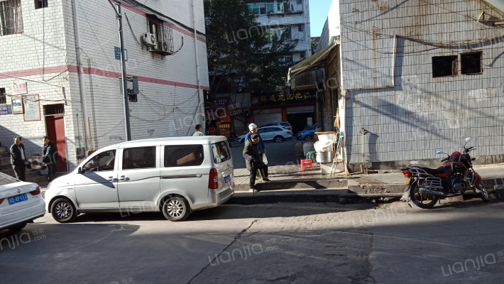 仁和区老环巷六十四号院外景图