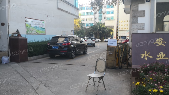 安宁市自来水公司宿舍外景图