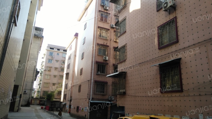 桂林灵川县灵龙苑外景图