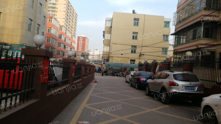 东部湾小区外景图