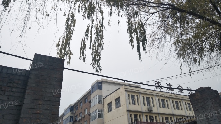 信用联社家属楼外景图