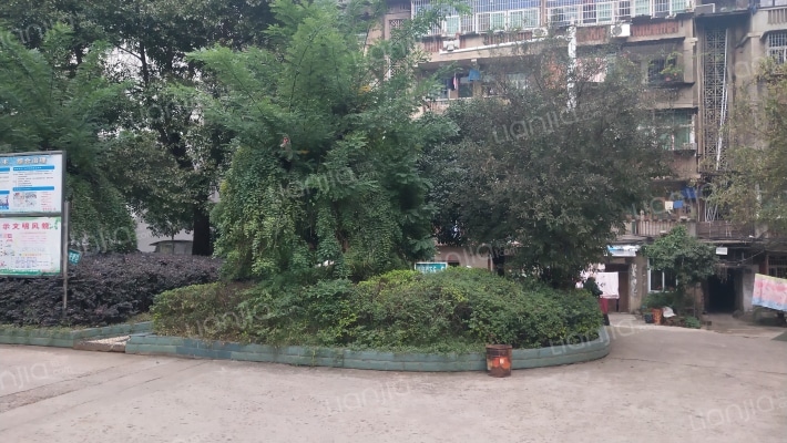 南华苑小区外景图