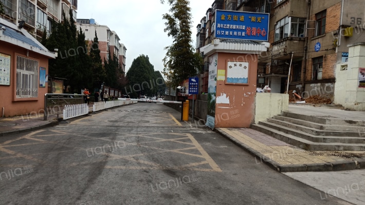 阳光花园外景图