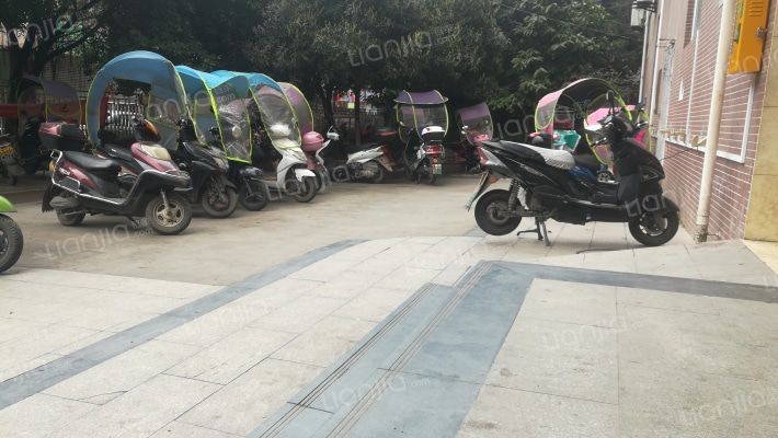 天正金色蓝庭外景图