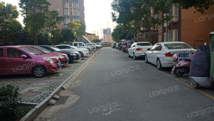 东方领秀城外景图