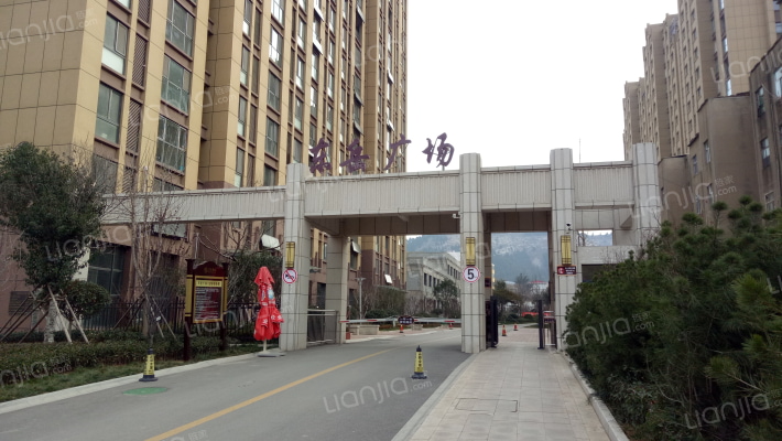 东岳广场外景图