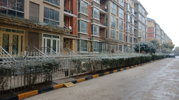 晶宫国际城外景图