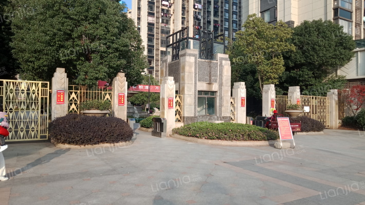 沁河园小区外景图