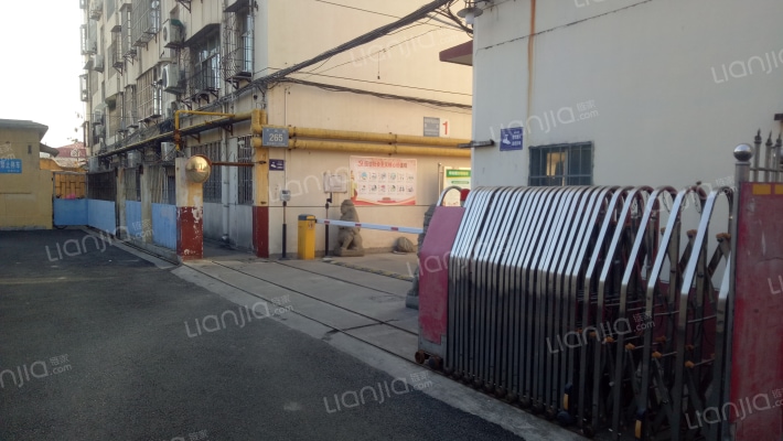 劳动防护用品供应站宿舍外景图