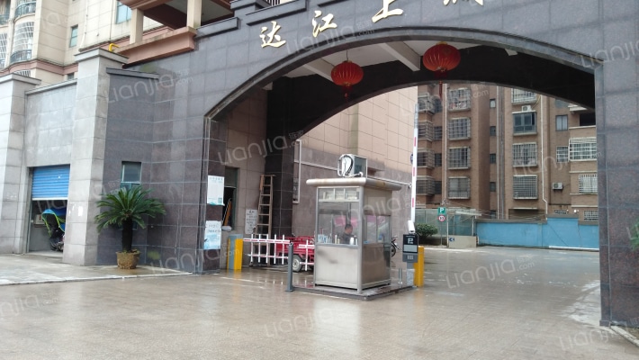 达江上城外景图