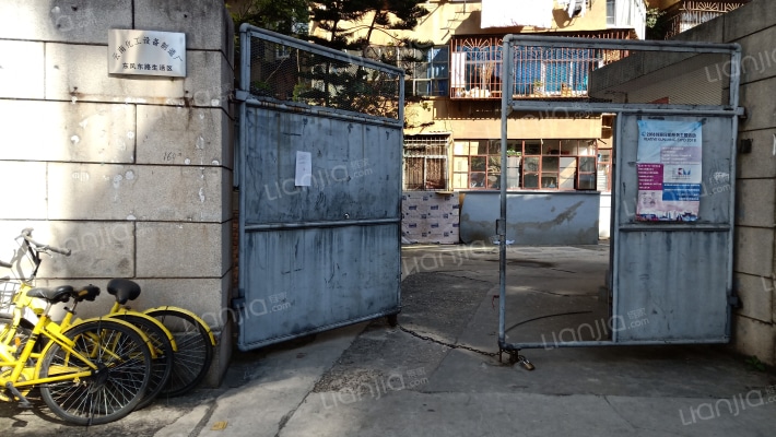 云南化工设备制造厂东风东路生活区外景图