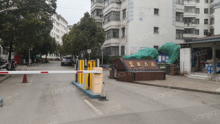 宝兴花园外景图