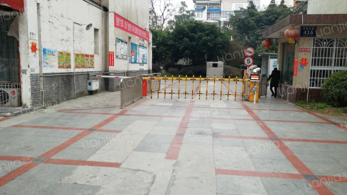 江岸春晓外景图