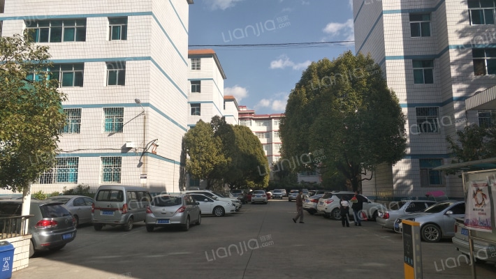 花园二小区外景图