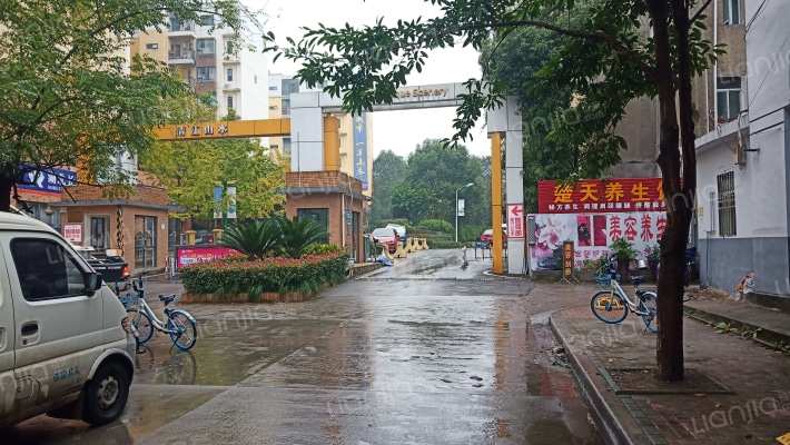 清江山水外景图
