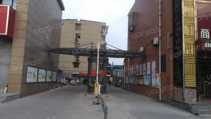 紫荆花苑小区外景图